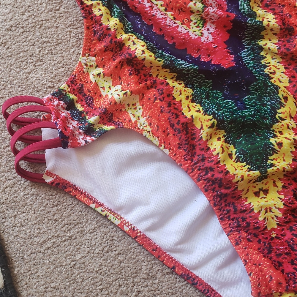 Bathing suit - Picture 5 of 6
